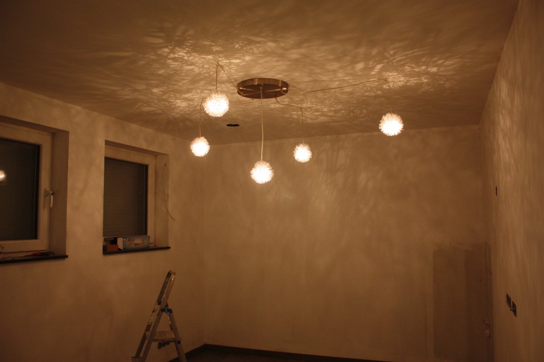 Lampen im Keller